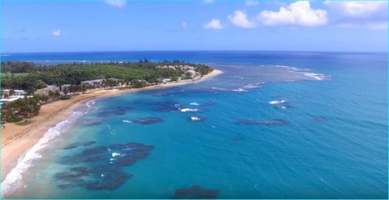 Breezy Beachfront Property With View Of Paradise 卢基约 外观 照片